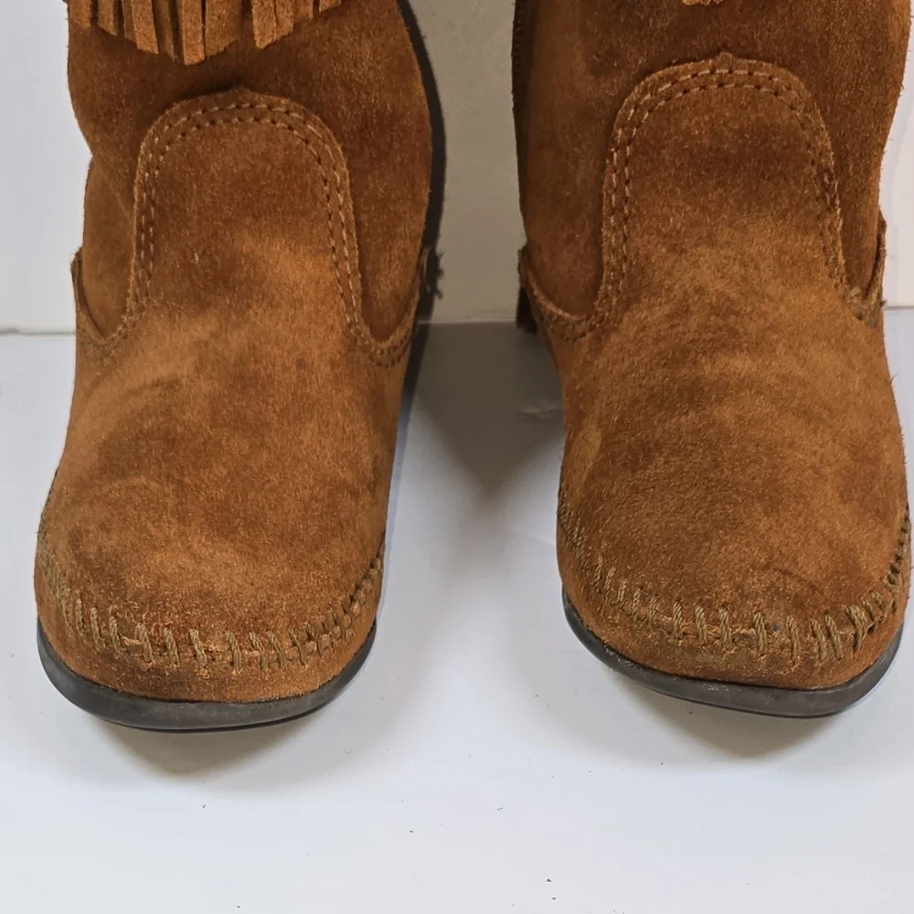 Minnetonka Double Fringe Suede Moccasin Indie Boho Boots Brown Size 5